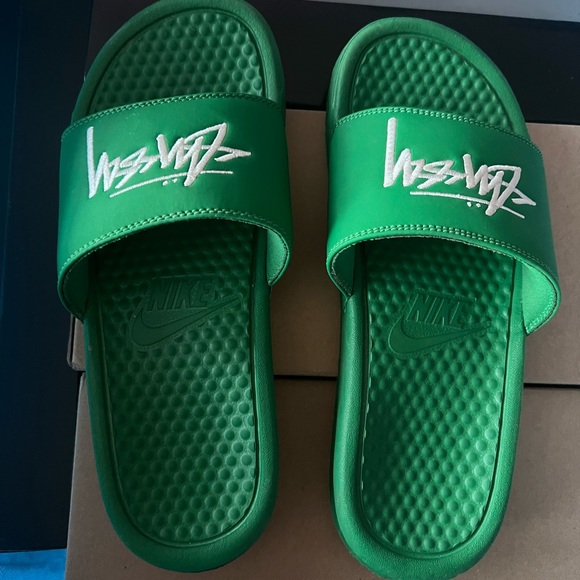 Stussy x Nike slides size 7 120$ - Picture 2 of 5